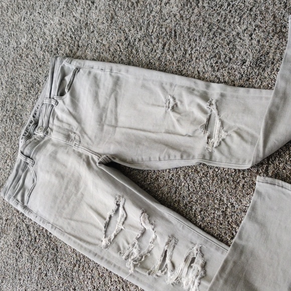 American Eagle distressed skinny jeans - Picture 2 of 3